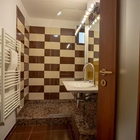Q Apartman