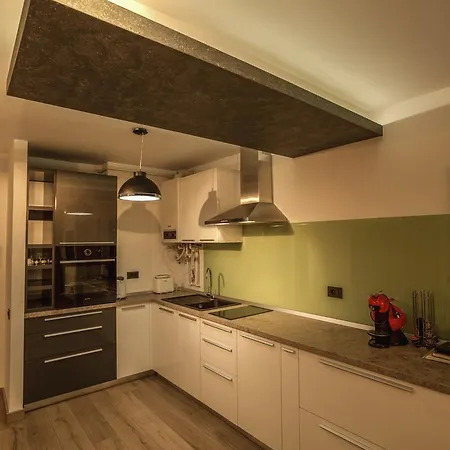 Q Apartman